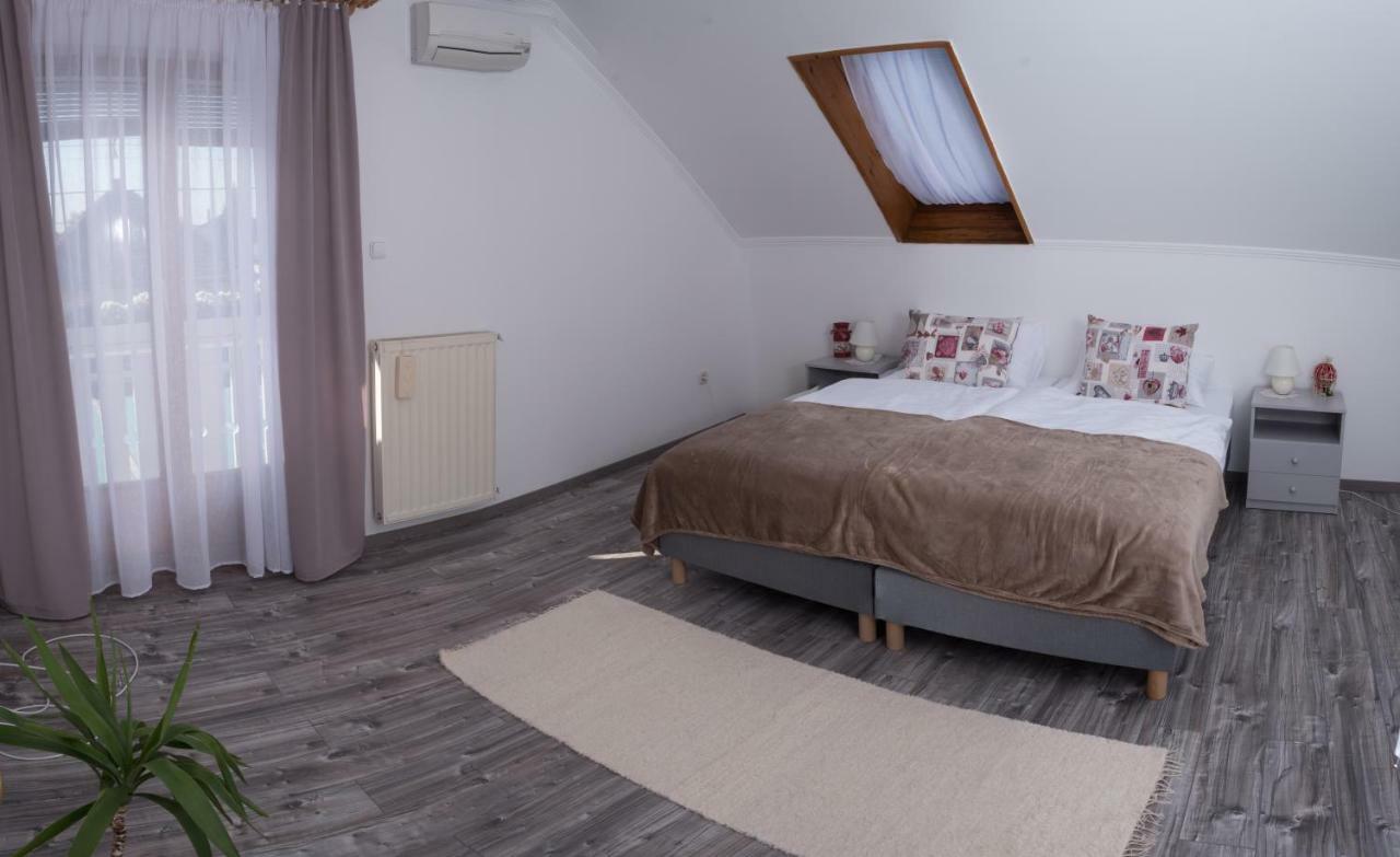 Nefelejcs Vendégház Toalmas Esterno foto